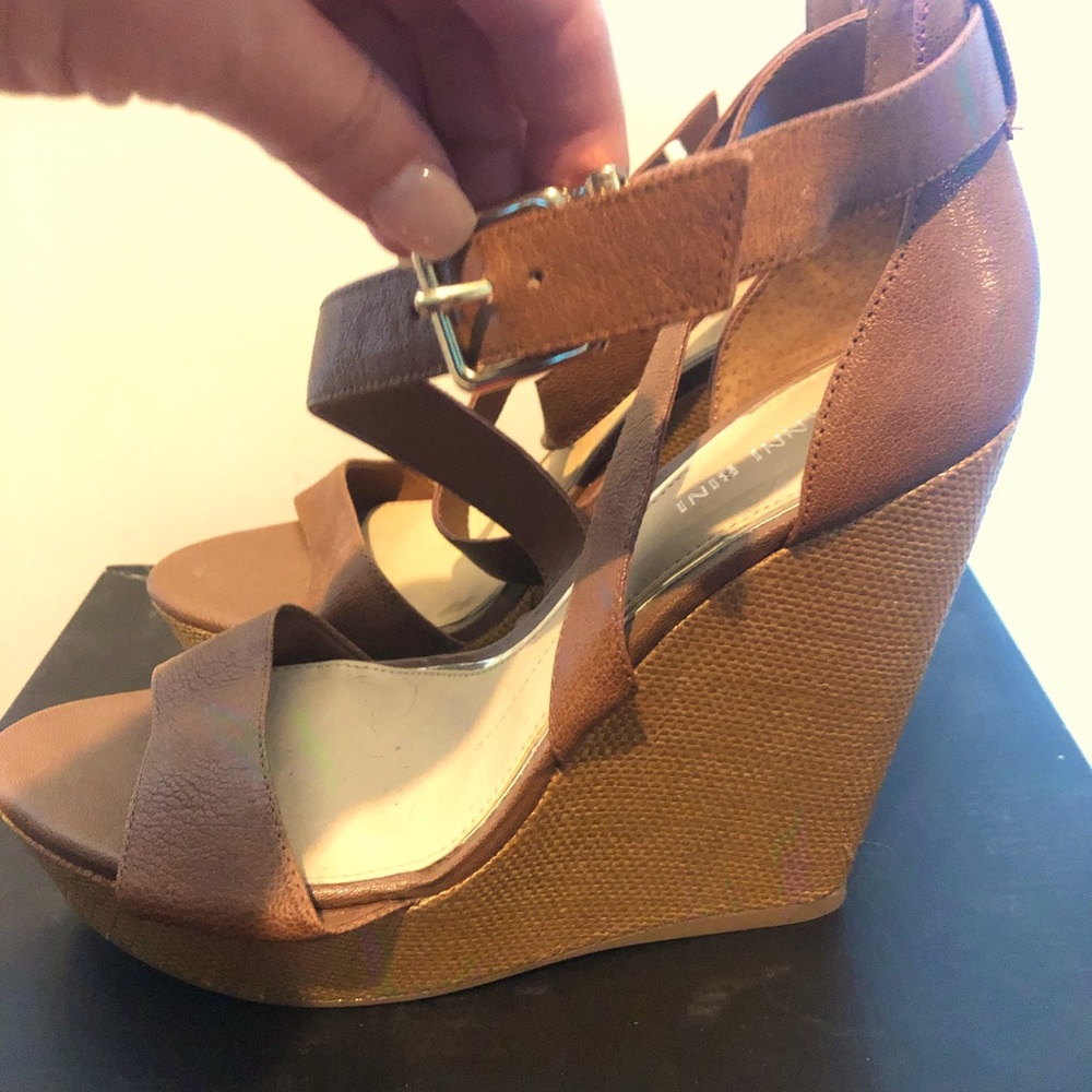 Gianni Bini strappy wedge sandals